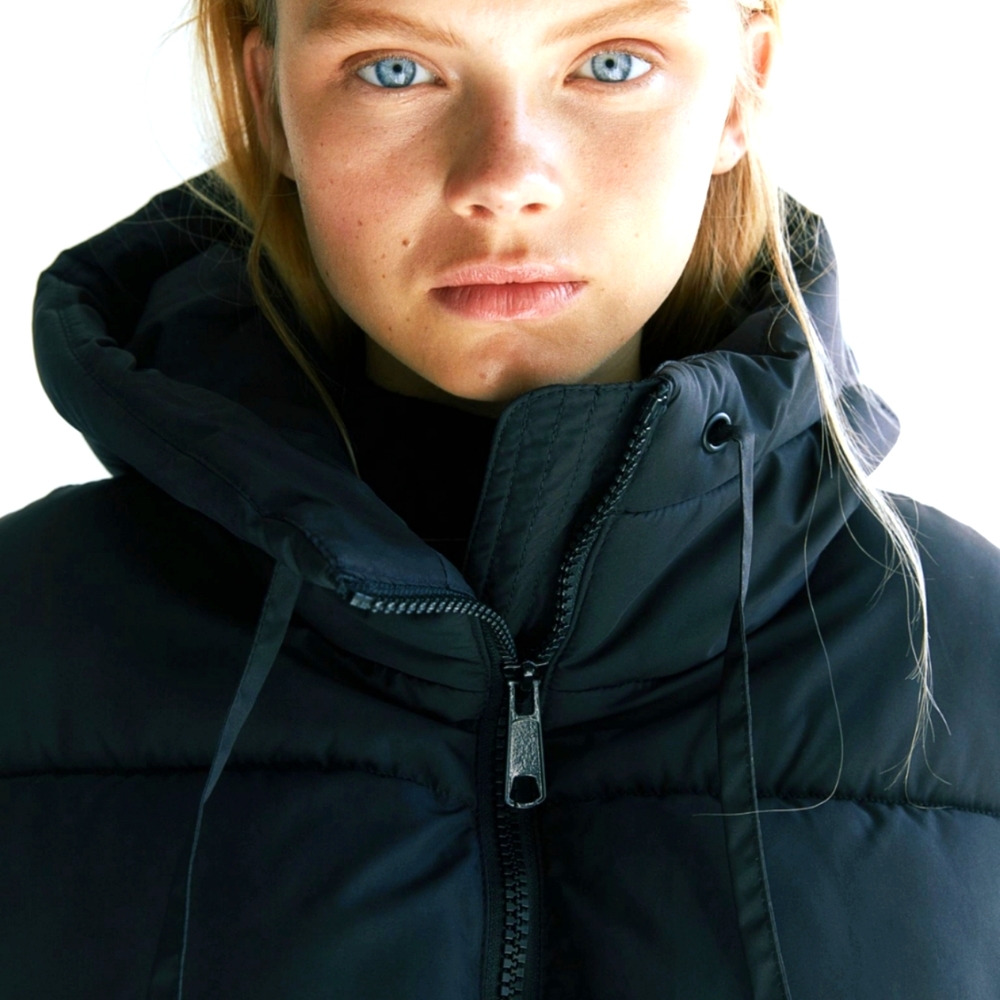 NWT- Hooded puffer vest -XS- fits oversized